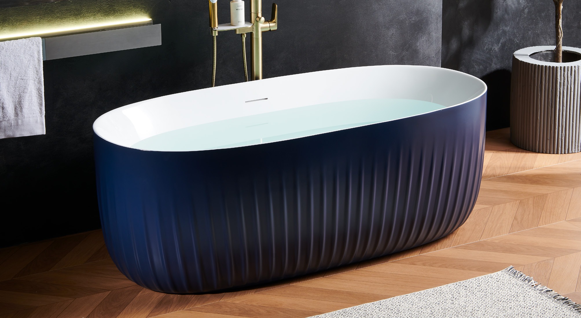 Fluted Freestanding Bathtub